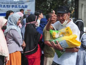 Potret Warga Jambi Serbu Operasi Pasar