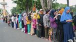 Potret Warga Jambi Serbu Operasi Pasar