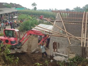 Rusak Berat Tertimpa Longsor, 1 Rumah di Cepogo Boyolali Dirobohkan