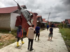 Angin Puting Beliung Rusak 26 Rumah di Prabumulih, Ini Kata BMKG