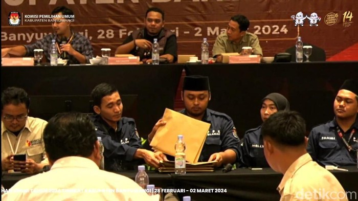 Rekapitulasi suara di Banyuwangi