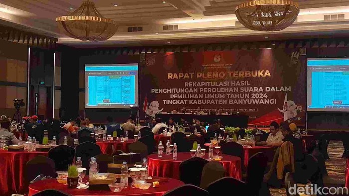 Rekapitulasi suara Pemilu 2024 tingkat kabupaten di Banyuwangi.