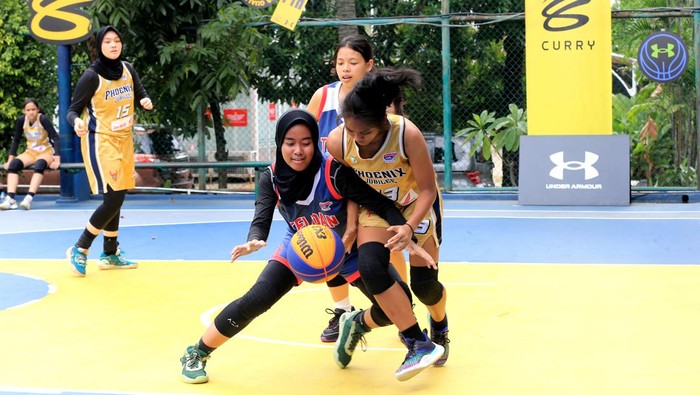 Serunya Kompetisi Basket Curry Day, Dorong Pertumbuhan Talenta Muda Basket menjadi salah satu olahraga paling diminati generasi muda. Ajang Curry Day hadir untuk mendukung dan menggali potensi pebasket muda.