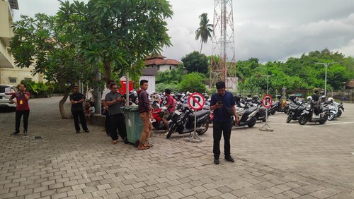 Area parkir Rumah Sakit Umum (RSU) Grha Bhakti Medika, Banjarangkan, Klungkung. (Foto: Dok. Polsek Banjarangkan)