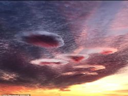 Penampakan Awan Bolong-bolong di Langit AS, Disebut UFO