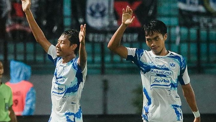 Evan Dimas (kiri) dan Riyan Ardiansyah (kanan) jadi pahlawan bagi PSIS usai gol keduanya membawa PSIS menang atas Persik Kediri di Stadion Magelang, Minggu (3/3/2024).