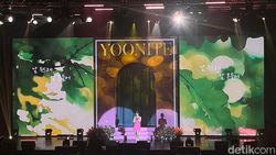 Pesona Yoona SNSD Menohok Sampai ke Tribun Tennis Indoor!