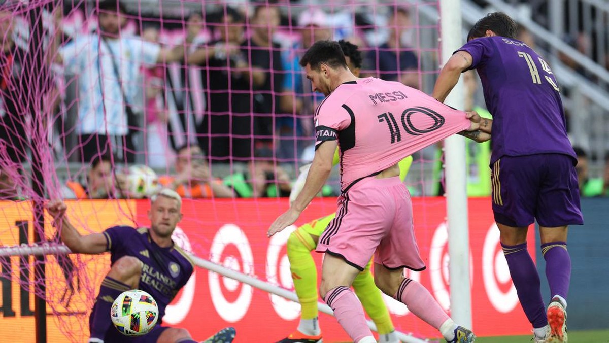 Lionel Messi cetak gol di laga Inter Miami vs Orlando City. (Foto: USA TODAY Sports via Reuters Con/Nathan Ray Seebeck)