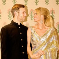 Rambut wanita 42 tahun ini ditata model pony tail dan diberi sedikit volume di bagian atas untuk menambah kesan glamor. Sementara riasan wajah dibuat soft glam bernuansa nude peach. Foto: Instagram/@ivankatrump