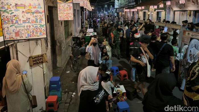 Jalan HOS Cokroaminoto di Bandar Grisse Gresik