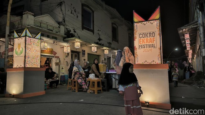 Jalan HOS Cokroaminoto di Bandar Grisse Gresik