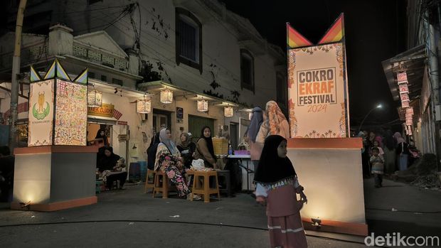 Jalan HOS Cokroaminoto di Bandar Grisse Gresik