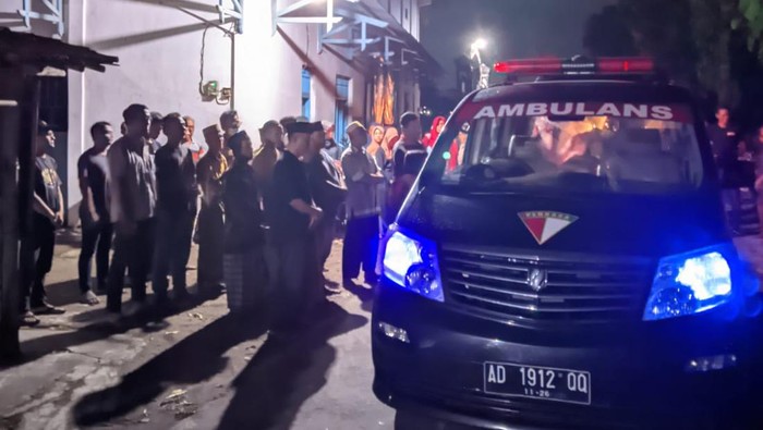 Jenazah kakek yang ditemukan tewas di selokan dipulangkan ke Desa Bulusan, Kecamatan Karangdowo, Klaten usai autopsi, Minggu (3/3/2024).