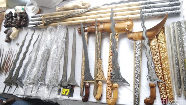 Keris yang dijajakan Yanto