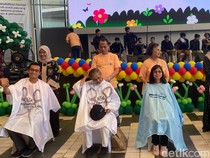 Keseruan Aksi #BeraniGundul, Potong Rambut Massal Peduli Kanker Anak
