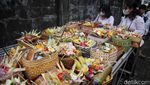 Khidmat Upacara Melasti di Pesisir Jakarta