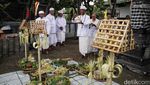 Khidmat Upacara Melasti di Pesisir Jakarta