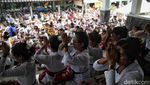 Khidmat Upacara Melasti di Pesisir Jakarta