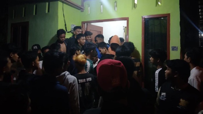 Korban M Alzalal Fallah alias Alif dibawa Basarnas ke rumah duka.