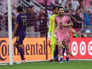 Balapan Messi Vs Benteke