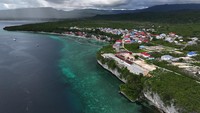 Foto udara lokasi wisata Waburi Park di Kecamatan Lapandewa, Buton Selatan, Sulawesi Tenggara, Sabtu (2/3/2024). 