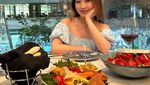 Gaya Cantik Natasha Wilona Saat Kulineran Keliling Dunia