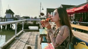 Gaya Cantik Natasha Wilona Saat Kulineran Keliling Dunia