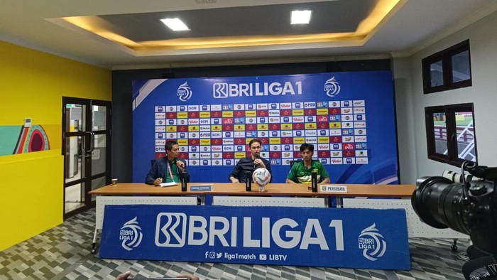 Pelatih Persebaya Paul Munster