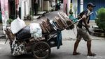 Potret Manusia Gerobak Bertarung Hidup di Ibu Kota