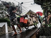 Potret Manusia Gerobak Bertarung Hidup di Ibu Kota