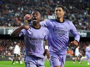Ancelotti soal Bellingham Marahi Vincius: Akhirnya Pelukan