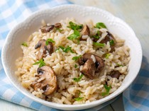Resep Nasi Jamur Kancing Praktis Pakai Rice Cooker, Cocok Untuk Menu Bekal