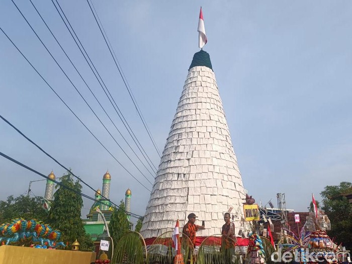 Ritual ruwat desa tumpeng raksasa di Sidoarjo Ritual ruwat desa tumpeng raksasa di Sidoarjo jelang Ramadan