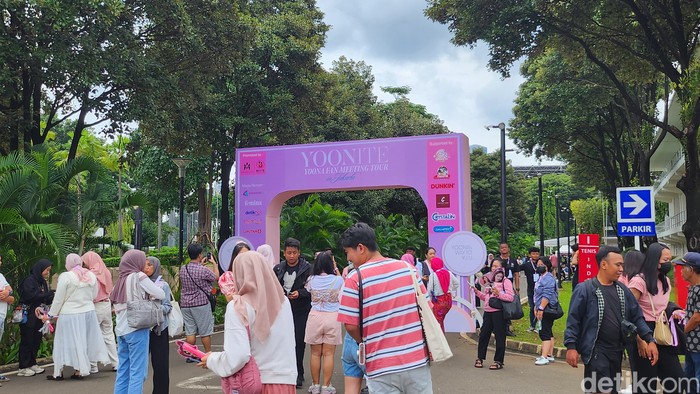 Serba Pinky! SONE Heboh Kumpul di Fanmeeting Yoona SNSD Jakarta