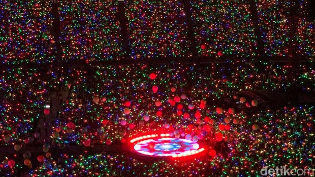 Solo trip hingga nonton Coldplay.