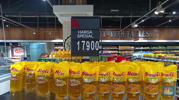 Suasana Transmart Full Day Sale di Transmart Yasmin Bogor, Jawa Barat, Minggu (3/3/2024). (CNBC Indonesia/Martya Rizky)