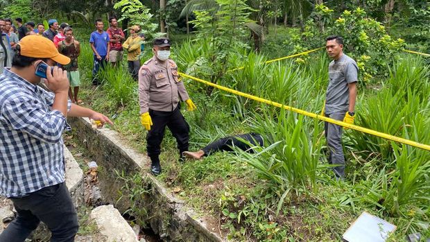 TKP penemuan mayat pria di Tasikmalaya