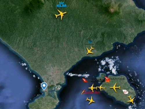 Tangkapan layar lalu lintas udara Bali.