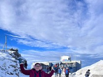 Menyentuh Salju Abadi di Mount Titlis, Swiss