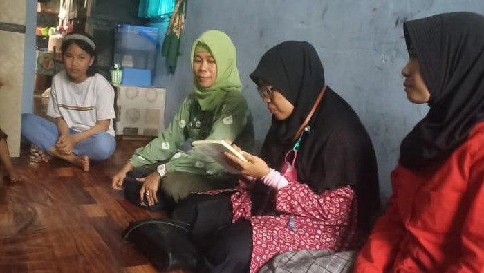 UPTD PPPA Sumsel dan Kota Palembang mendatangi rumah bocah diminta onani dan direkam.