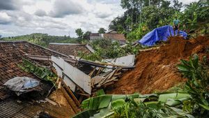 9 Rumah di Desa Ciherang Lebak Jadi Korban Longsor