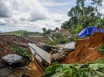 9 Rumah di Desa Ciherang Lebak Jadi Korban Longsor
