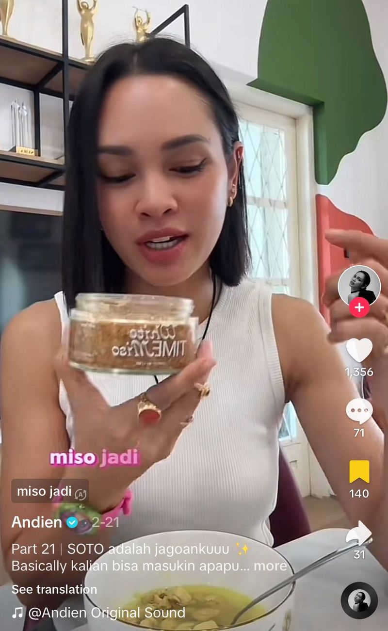 Andien Lahap Soto Sehat Versinya, Pakai Kaldu Tulang dan Miso