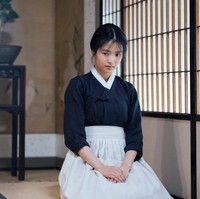 Seperti diketahui, Kim Tae Ri memulai debutnya sebagai aktris lewat film The Handmaiden pada tahun 2016. Dia mengalahkan 1,500 aktris lainnya, tanpa pengalaman akting saat ikut audisi. Tak butuh waktu lama bagi Kim Tae Ri untuk memenangkan penghargaan Best New Actress di Busan Film Critics Awards. Foto: Instagram
