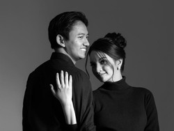 7 Foto Maternity Shoot Belva Devara & Sabrina Anggraini, Simpel Serba Hitam