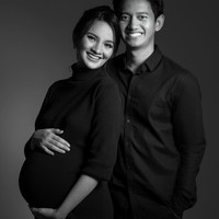 Beberapa netizen juga sudah dibuat penasaran menanti kehadiran putri pertama Belva dan Sabrina. “Mirip banget wajahnya, baby nanti bingung mau lebih mirip kesiapa abis mama papa sama banget wajah nya,” komentar salah seorang netizen. Foto: Instagram/@sabrinaanggraini