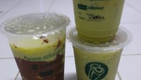 Alpukat pilihan yang digunakan di Azakana Pokat membuat rasanya lebih segar. Kedai yang berada di Jalan Ridwan Rais No.4a, Beji Timur, Depok ini menjual racikannya mulai dari Rp 10.000an. Foto: Istimewa