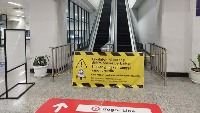 Eskalator Stasiun Manggarai.