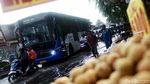 Tergenang, Lalin Kawasan Pasar Induk Kramat Jati Tersendat