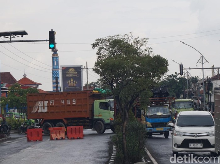 jalan gresik ditutup